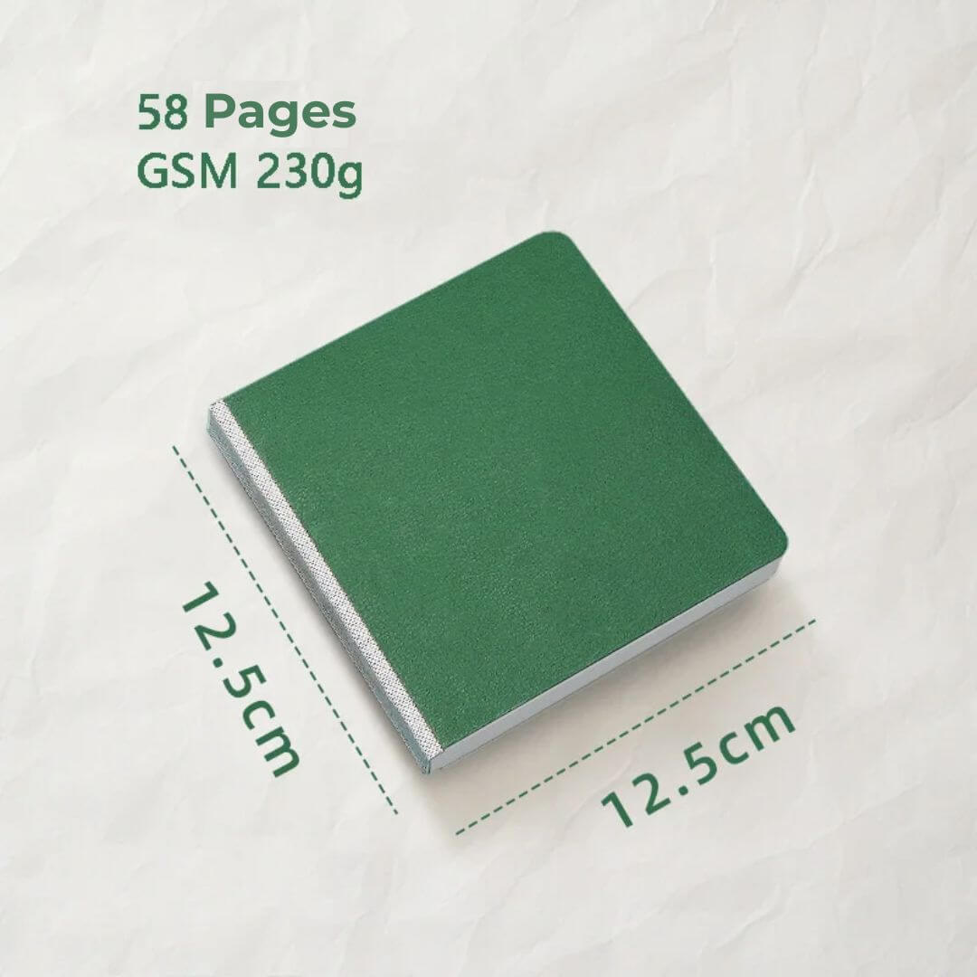 Cahier de dessin vert de 58 pages et de format 12.5 Ă 12.5 cm