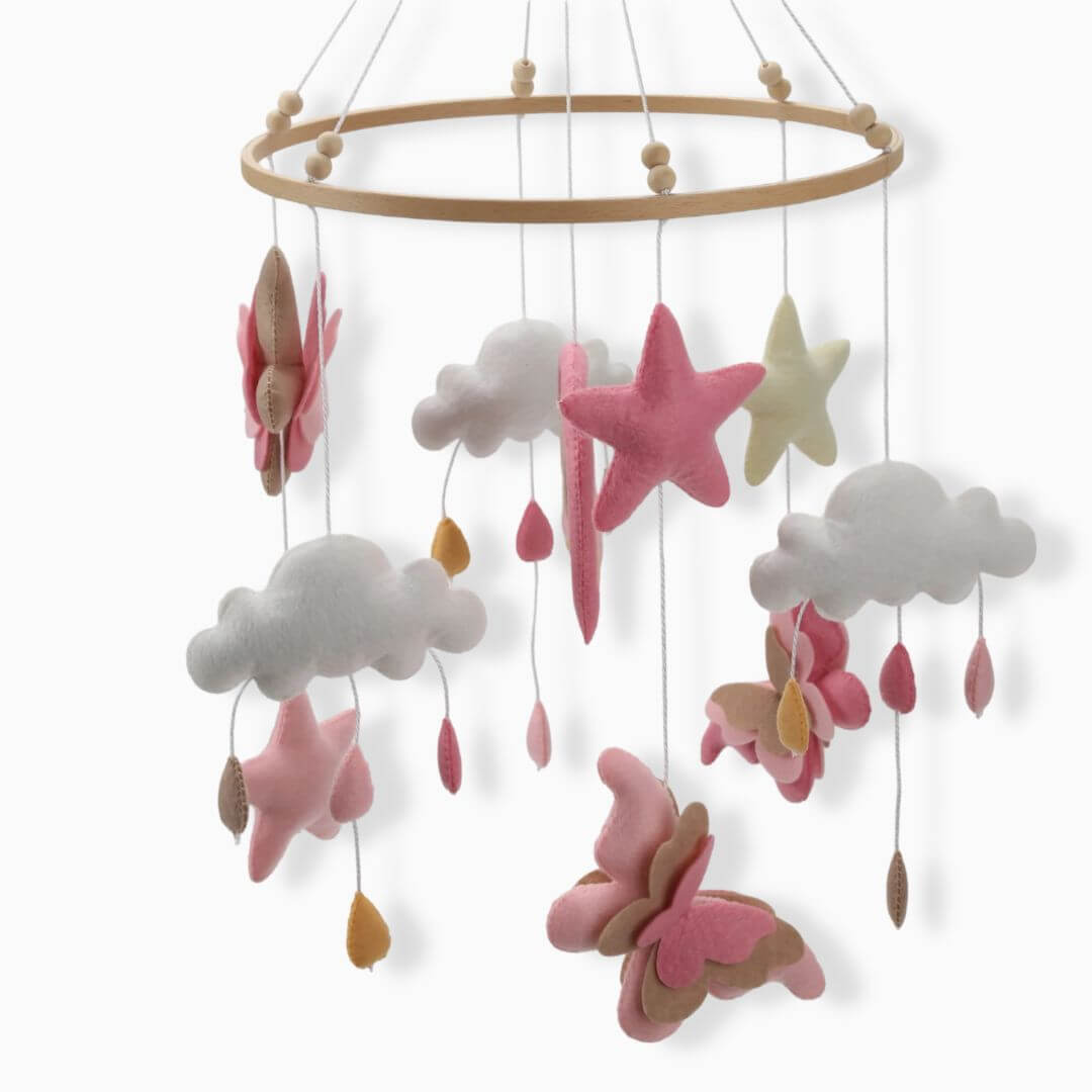 Mobile-bébé-l-arc-en-ciel-rose-couleurs-douces