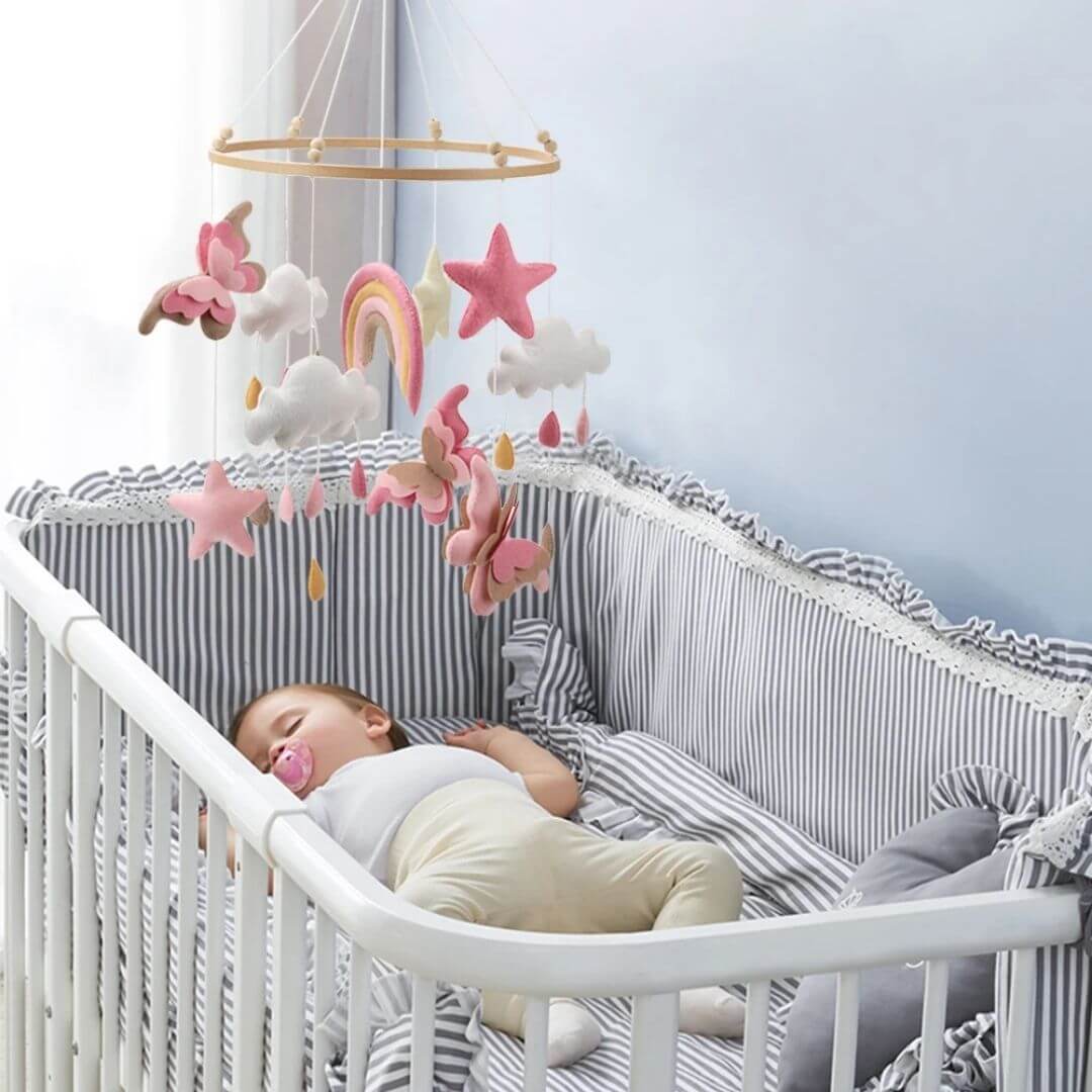 Mobile-bébé-l-arc-en-ciel-rose-enfant-calme