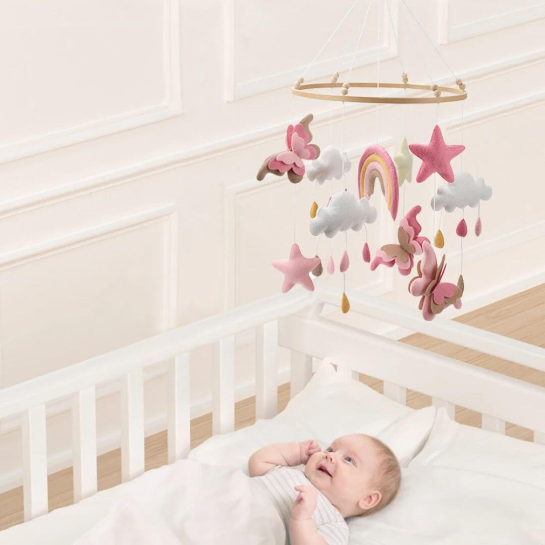 Mobile-bébé-l-arc-en-ciel-rose-éveil-sensoriel