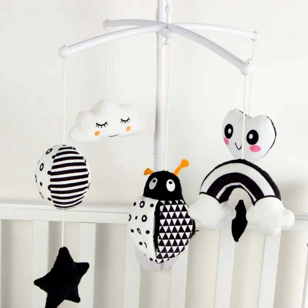 Mobile-musical-bébé-noir-et-blanc-coccinelle