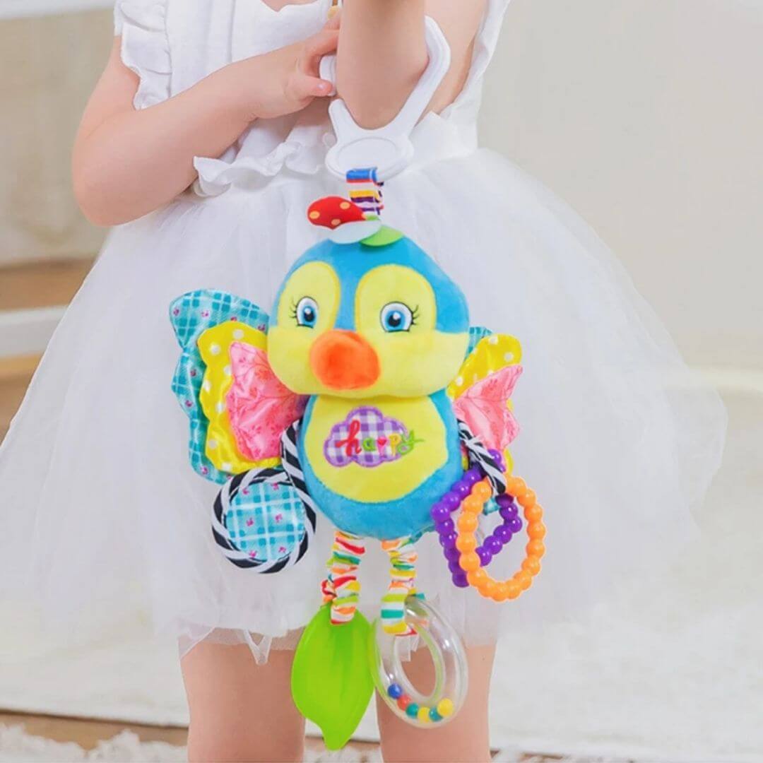 hochet-bébé-en-peluche-avec-crochet