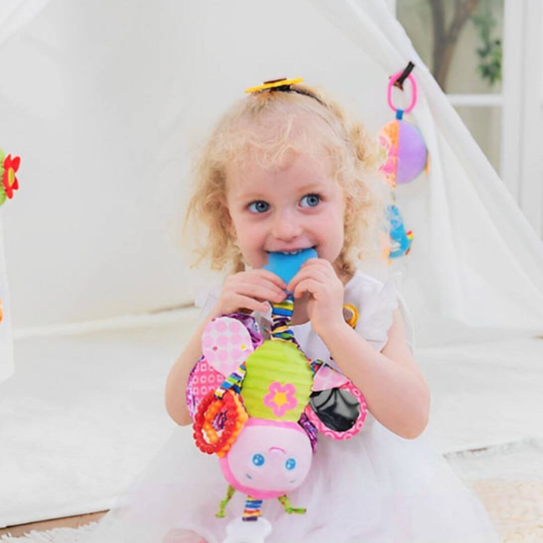 hochet-bébé-en-peluche-sans-produits-toxiques