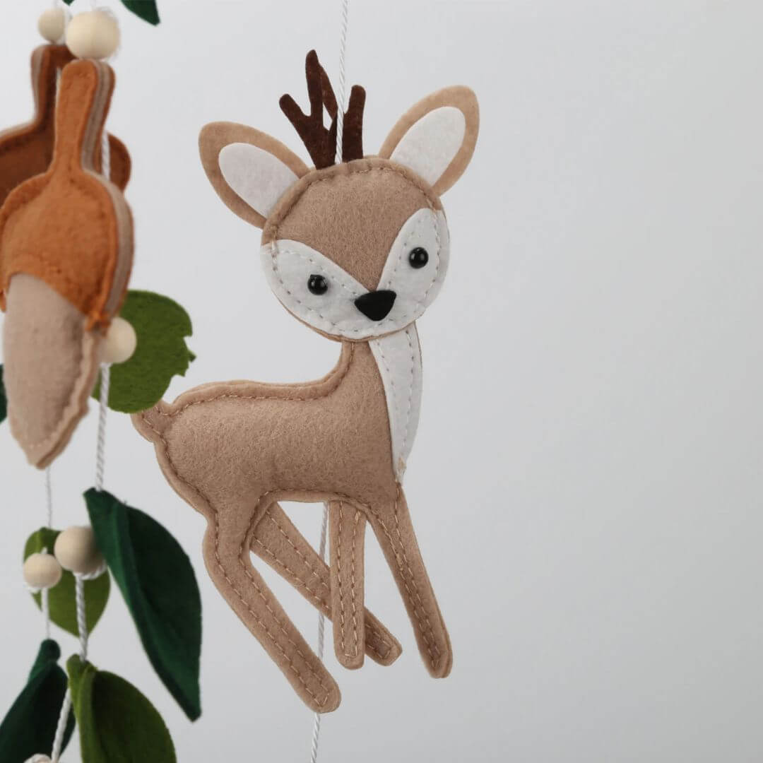 mobile-bébé-les-amis-de-la-forêt-cerf