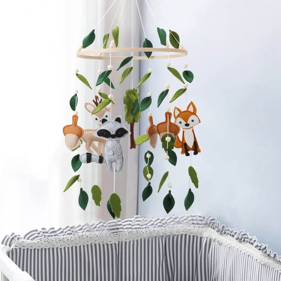 mobile-bébé-les-amis-de-la-forêt-décoratif