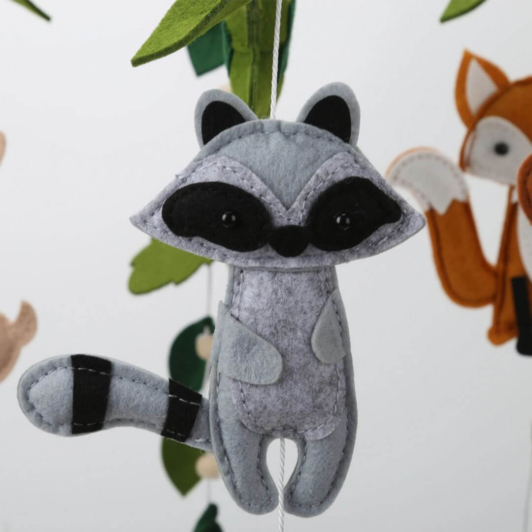 mobile-bébé-les-amis-de-la-forêt-raton-laveur