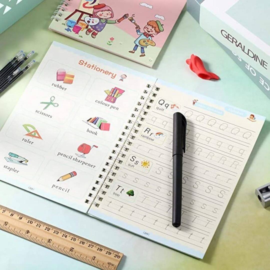 Le stylo magique posé sur le Cahier d'écriture - English Practice