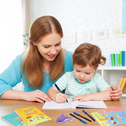 Un enfant de 5 ans apprend a écrire sur le Cahier d'écriture magique - Copybook™