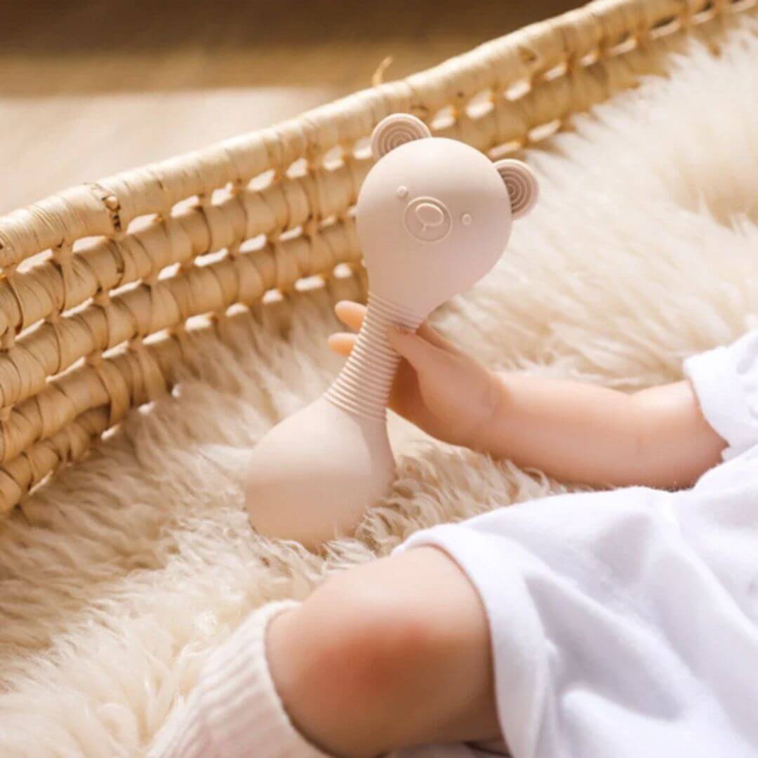 Hochet bebe maracas petit ourson ergonomique