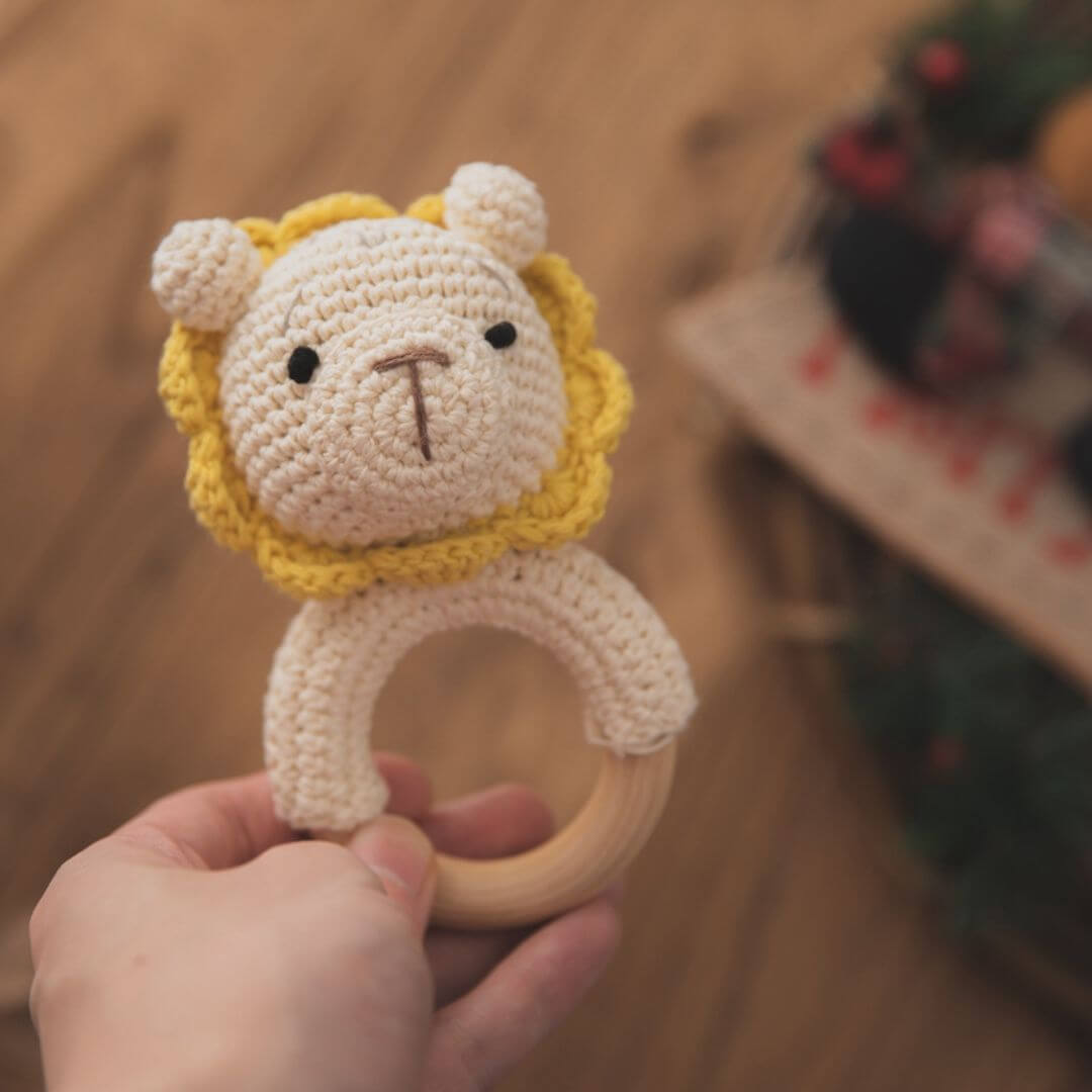 Hochet en crochet facile à tenir