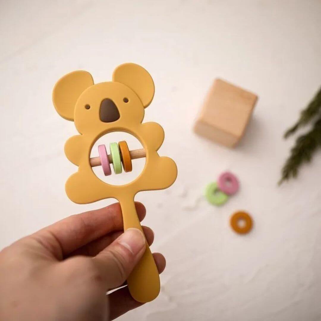 Hochet pour bebe le koala en silicone facile à tenir
