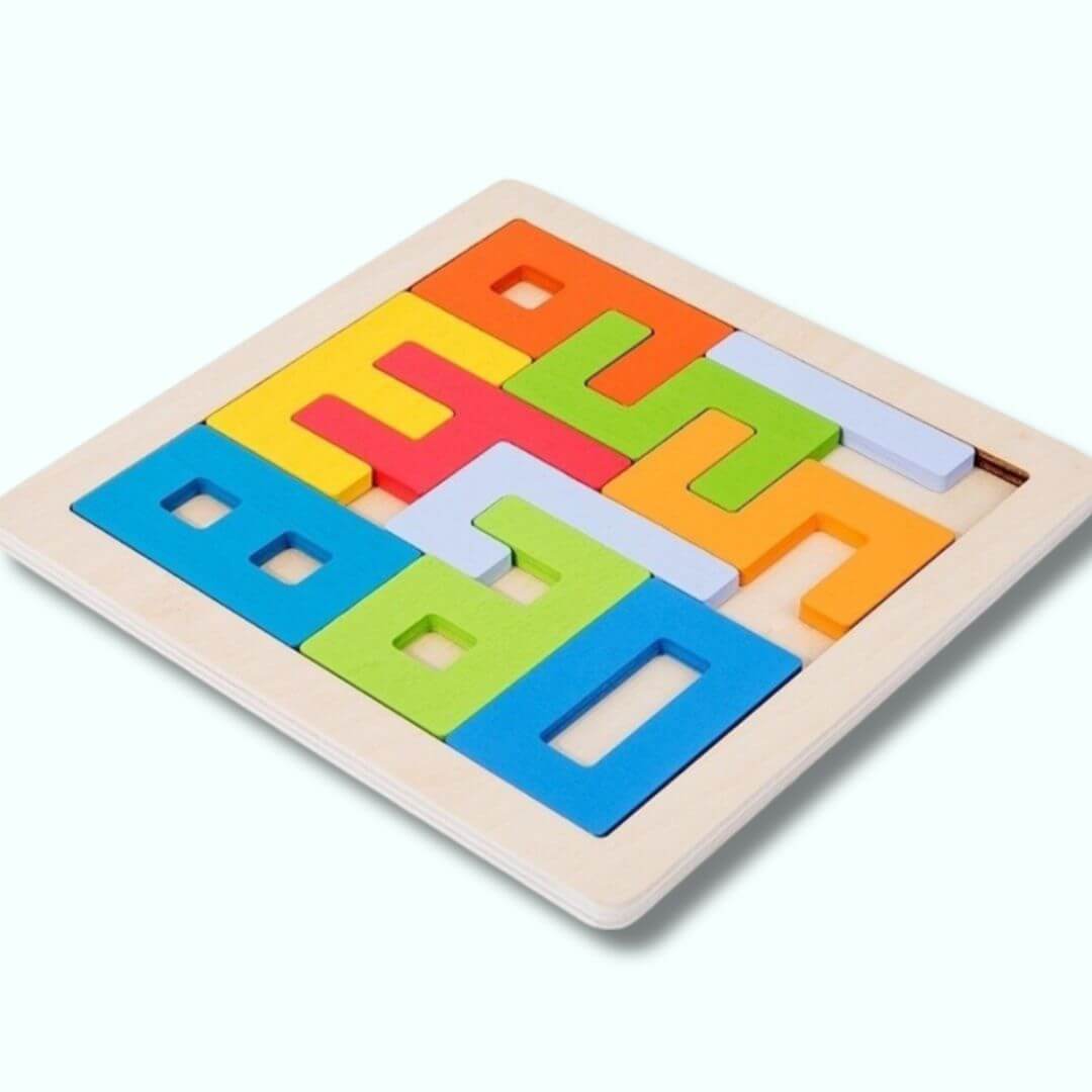 Le Puzzle bois Casse-tête, avec sa planche en bois lisse