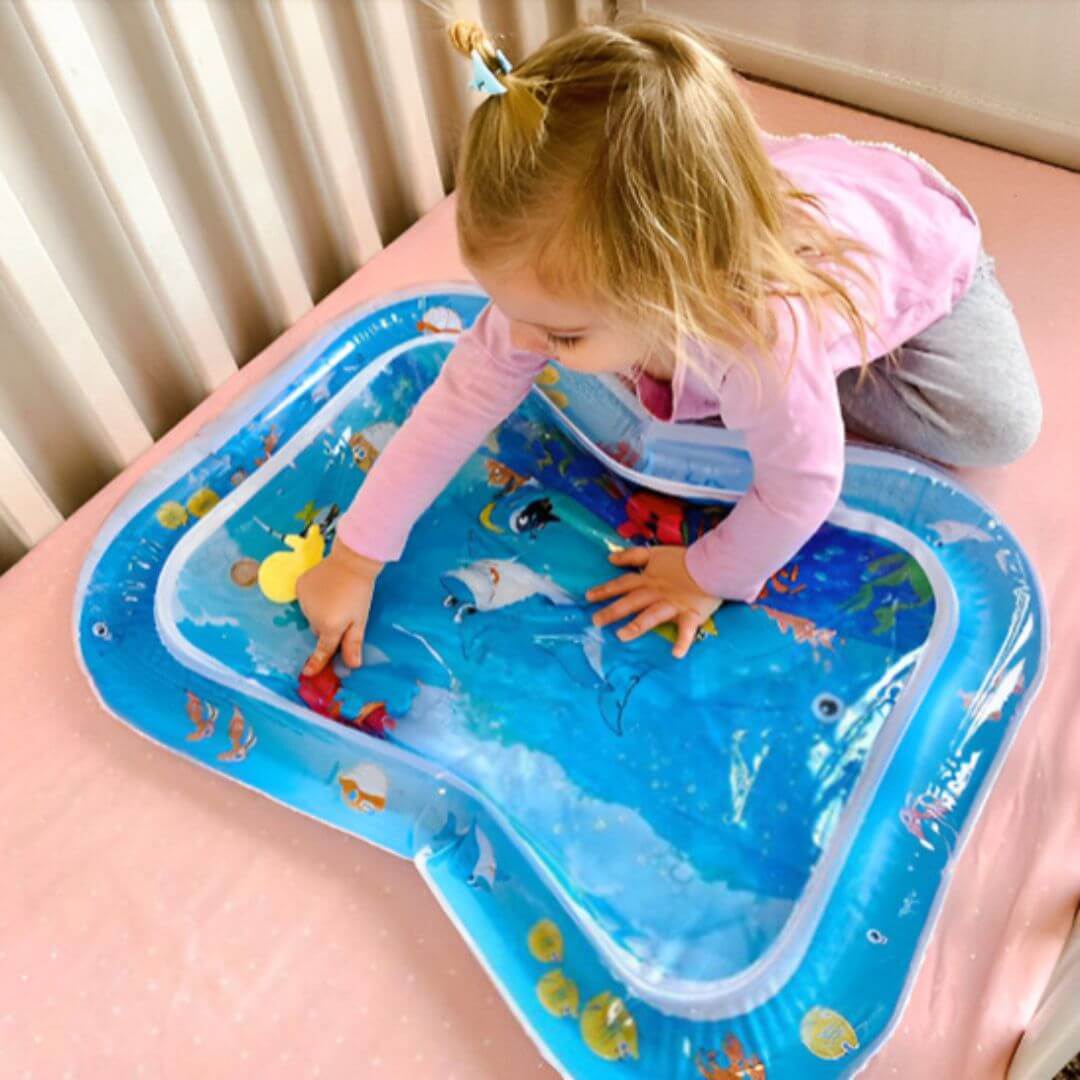 Tapis-d'eau-bébé-l'ile-paradisiaque-curiosité