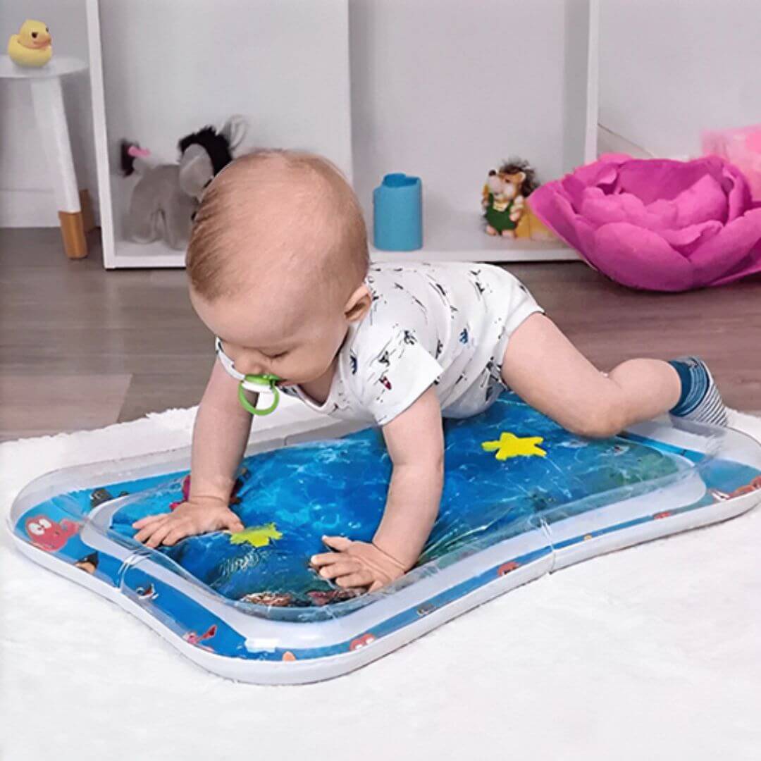 Tapis-d'eau-bébé-l'ile-paradisiaque-ramper