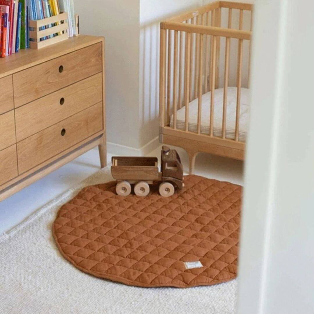Tapis-d'éveil-bébé-rond-carreaux-décoration-chambre