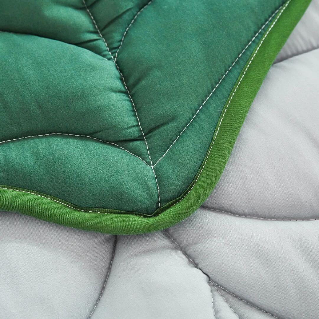 Tapis-d'éveil-nordique-vert-foncé-bien-fait