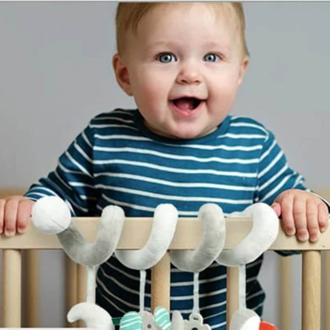 hochet-bébé-en-spirale-pour-lit