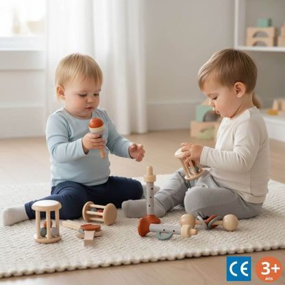 Deux enfants qui jouent avec le Set de musique 5 pièces -  idée cadeau 3 ans